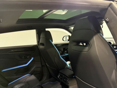 Used 2025 Lamborghini Urus SE AWD/4WD image 54