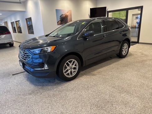 Used 2022 Ford Edge SEL w/ Convenience Package image 4