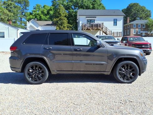 Used 2021 Jeep Grand Cherokee Laredo X AWD/4WD image 10