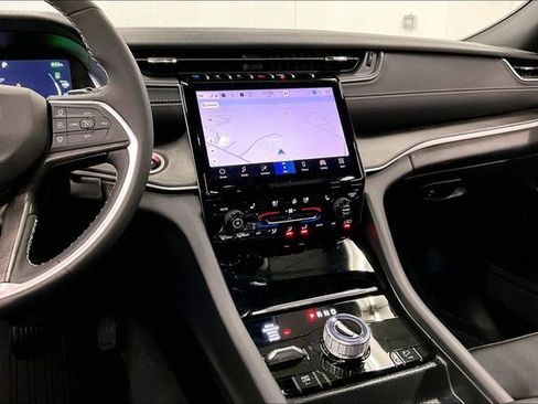 Used 2025 Jeep Grand Cherokee Limited 4xe image 7