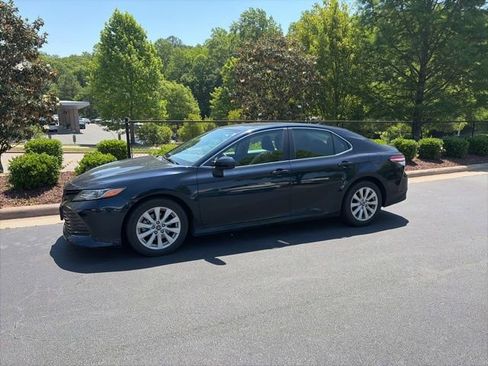 Used 2019 Toyota Camry LE w/ Carpet Mat Package FWD image 7
