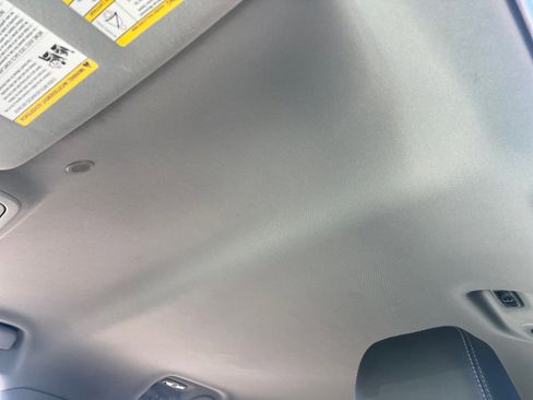 Used 2022 Ford Explorer XLT w/ Equipment Group 202A image 21