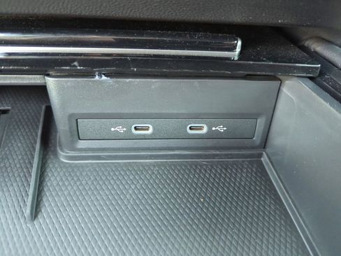 New 2025 Volkswagen Atlas Cross Sport SE AWD/4WD image 37