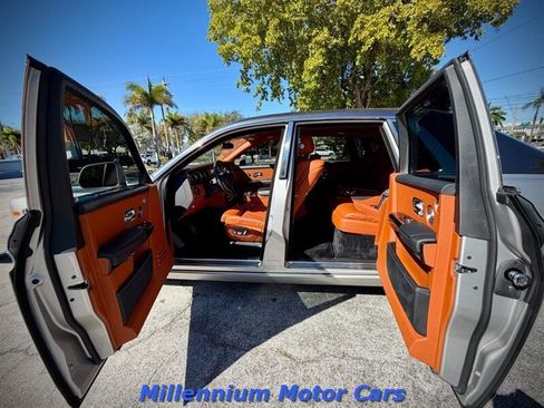 Used 2018 Rolls-Royce Phantom Sedan RWD image 23
