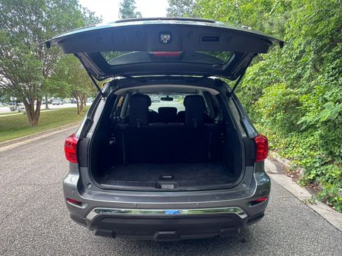 Used 2019 Nissan Pathfinder SV AWD/4WD image 8