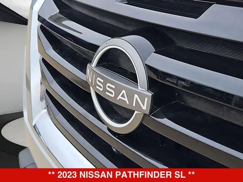 Used 2023 Nissan Pathfinder SL FWD image 12