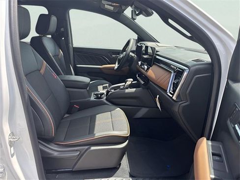 New 2025 GMC Canyon AT4 image 22