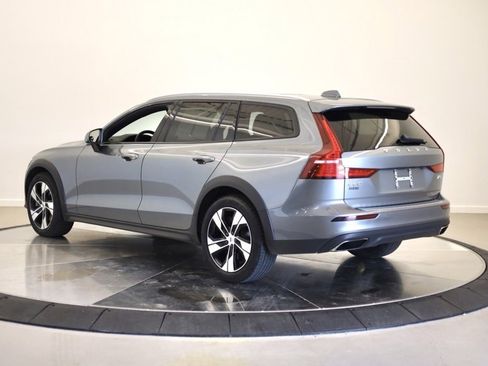 Used 2020 Volvo V60 T5 Cross Country w/ Protection Package Premier image 5