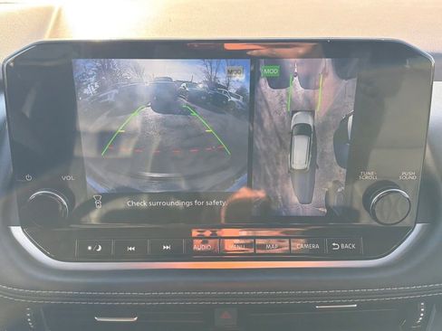 Used 2023 Nissan Rogue Platinum w/ Platinum Premium Package image 24