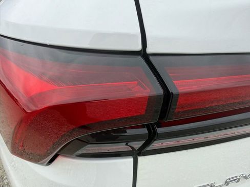 Used 2025 Buick Enclave Sport Touring image 10