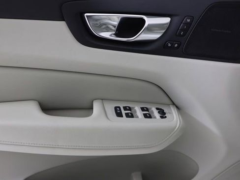 Used 2021 Volvo XC60 T5 Inscription w/ Advanced Package image 11