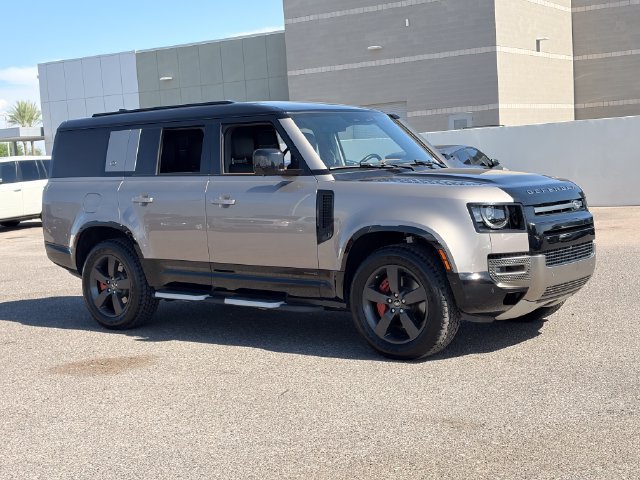 Used 2023 Land Rover Defender 130 X AWD/4WD image 4