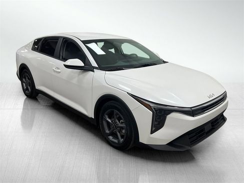 Used 2025 Kia K4 LXS image 1