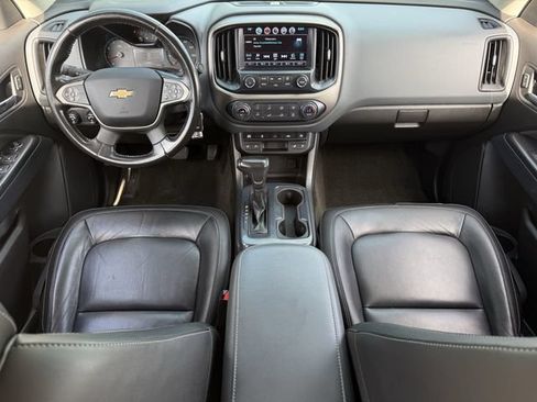 Used 2018 Chevrolet Colorado Z71 AWD/4WD image 12