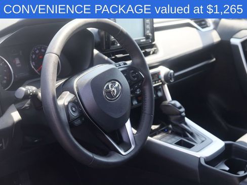 Used 2021 Toyota RAV4 XLE w/ Convenience Package AWD/4WD image 4