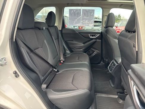 Used 2023 Subaru Forester Premium image 12