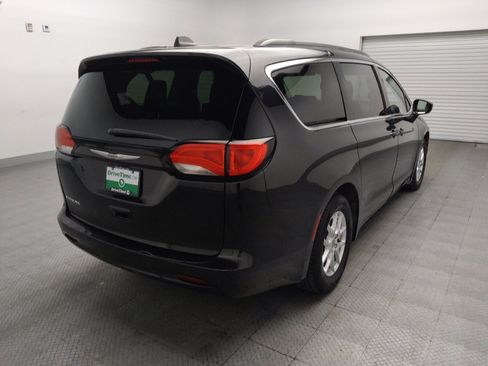 Used 2021 Chrysler Voyager Lxi FWD image 9