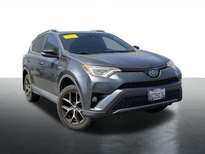 Used 2018 Toyota RAV4 SE
