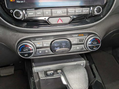 Certified 2024 Kia Soul S FWD image 29