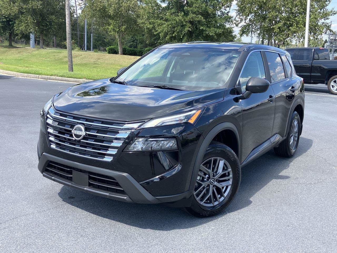 Used 2026 Nissan Rogue S FWD image 1