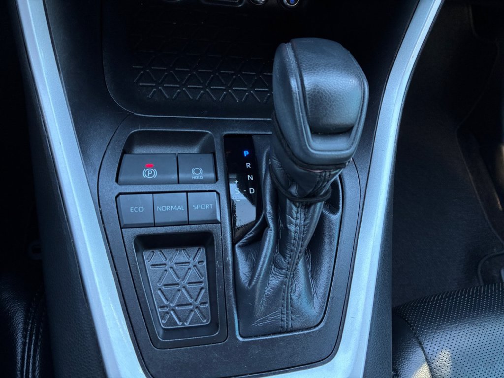 Used 2023 Toyota RAV4 XLE FWD image 10