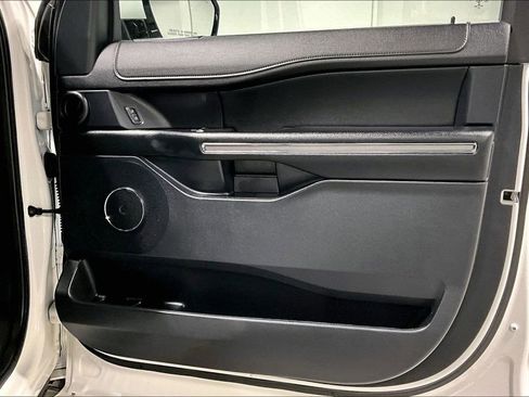 Used 2021 Ford Expedition XLT image 22