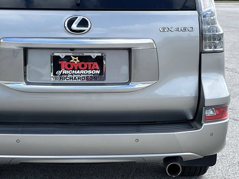 Used 2023 Lexus GX 460 Luxury w/ Accessory Package AWD/4WD image 6