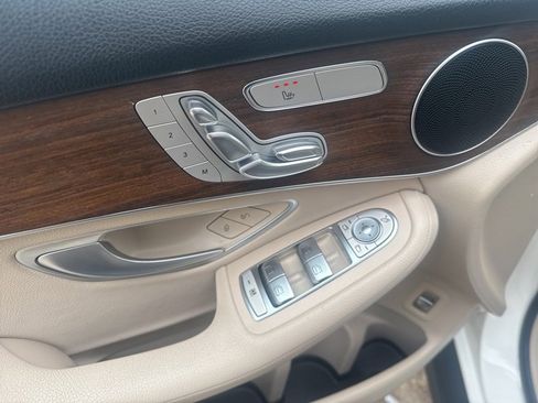 Used 2021 Mercedes-Benz GLC 300 4MATIC image 24