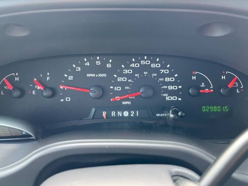 Used 2006 Ford E-350 and Econoline 350 XLT RWD image 11