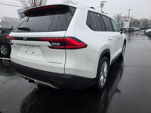 Used 2024 Toyota Grand Highlander Platinum image 7
