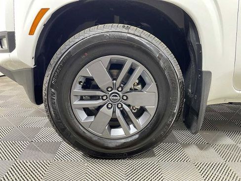 Certified 2025 Nissan Frontier SV w/ SV Convenience Package image 28