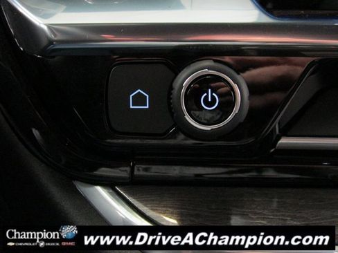 Certified 2025 Chevrolet Silverado 1500 LTZ image 39