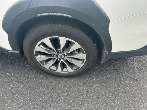 Certified 2025 Subaru Outback Touring AWD/4WD image 15