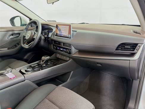 Used 2023 Nissan Rogue SV AWD/4WD image 30