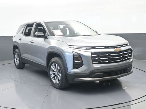 Used 2025 Chevrolet Equinox LT FWD image 9