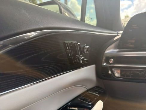Used 2024 Cadillac Lyriq Luxury AWD/4WD image 7