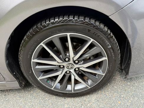 Used 2021 Toyota Camry XLE image 6