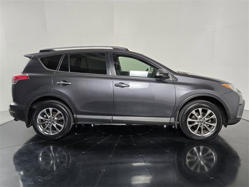 Used 2017 Toyota RAV4 Limited image 7
