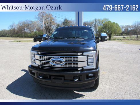 Used 2019 Ford F250 Platinum w/ Platinum Ultimate Package image 2