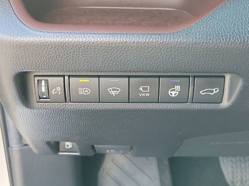 Used 2022 Toyota RAV4 Limited AWD/4WD image 31