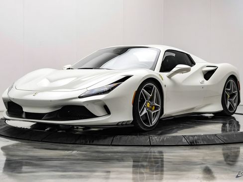 Used 2022 Ferrari F8 Tributo RWD image 6