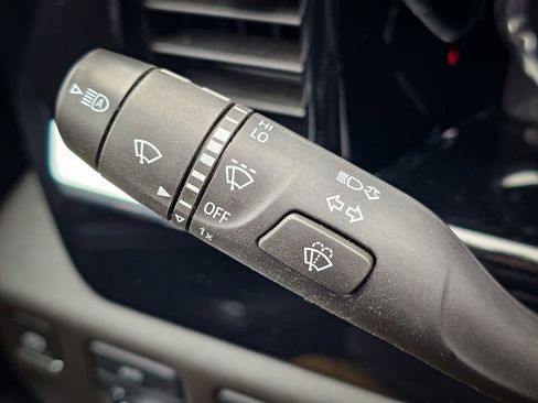 Certified 2024 GMC Sierra 1500 SLE w/ Preferred Package image 17