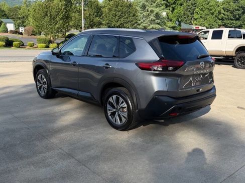 Used 2021 Nissan Rogue SV w/ Premium Package FWD image 3