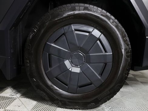 Used 2025 Tesla Cybertruck AWD Crew Cab image 47