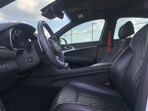 Used 2022 Genesis G70 3.3T RWD image 16