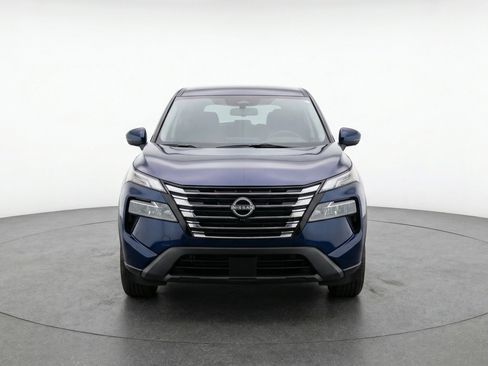 Used 2025 Nissan Rogue SV FWD image 2