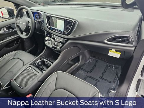 New 2026 Chrysler Pacifica Limited w/ S Appearance Package image 20