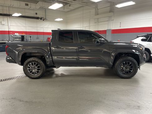 Used 2024 Toyota Tacoma SR5 RWD image 11