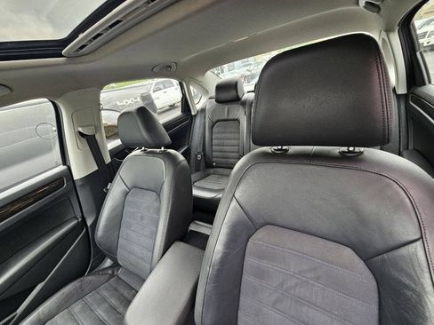 Used 2014 Volkswagen Passat 1.8T SEL Premium FWD image 16