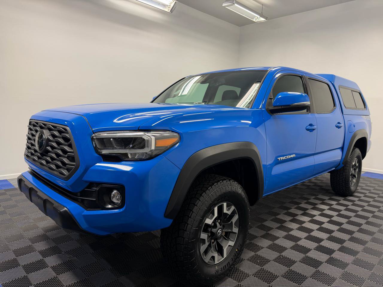 Used 2021 Toyota Tacoma TRD Off-Road AWD/4WD image 3